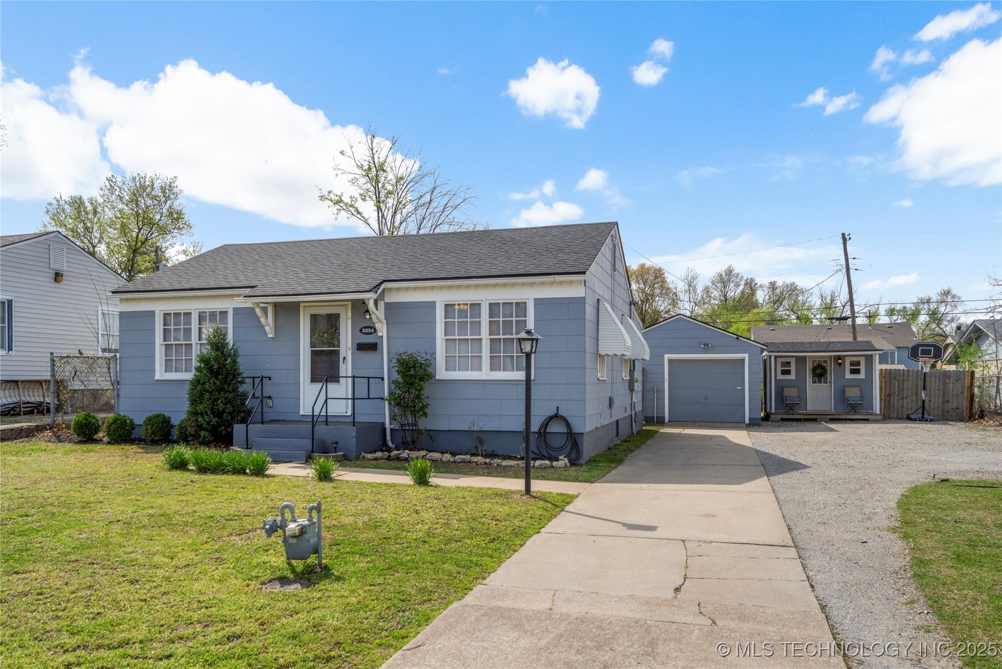 3334 E 28th Street Property Photo