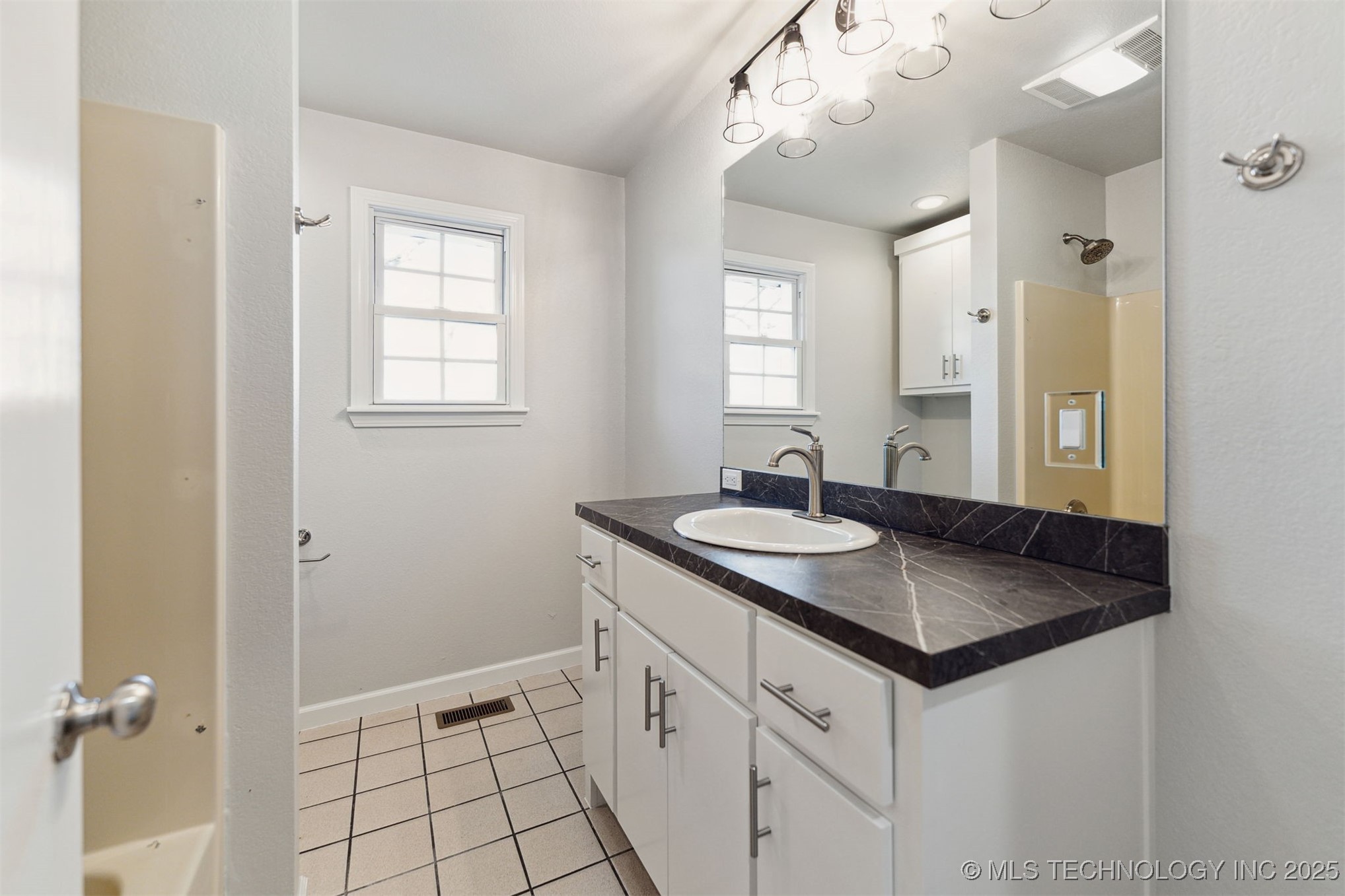 18446 E 112th Street North Property Photo 24