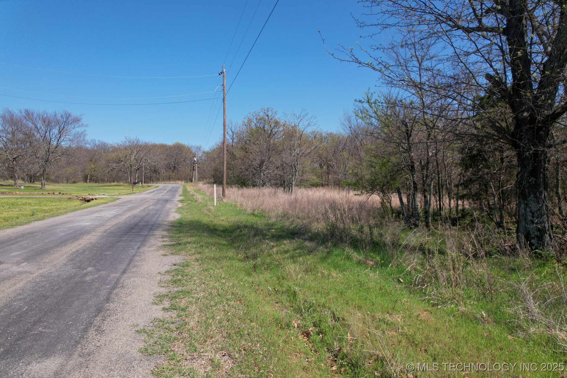 16 Lazy Oak Lane Property Photo 2