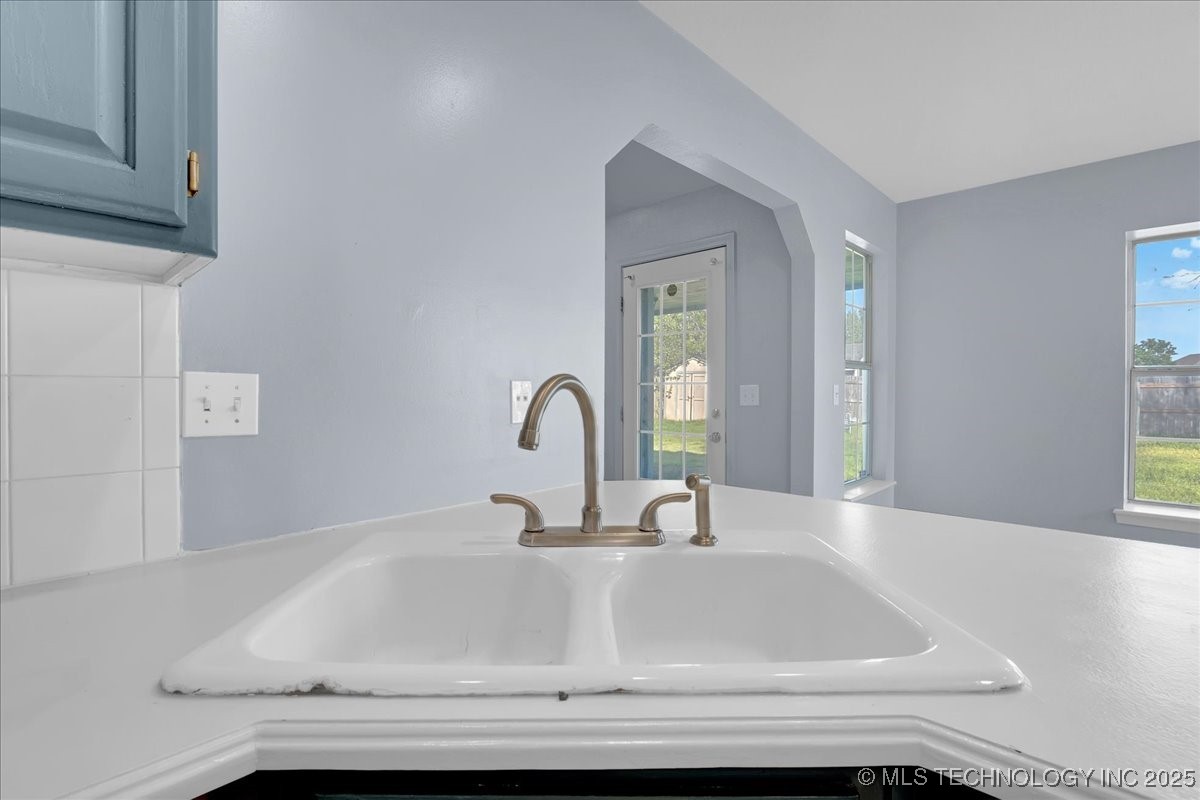 11820 N 109th East Avenue Property Photo 20