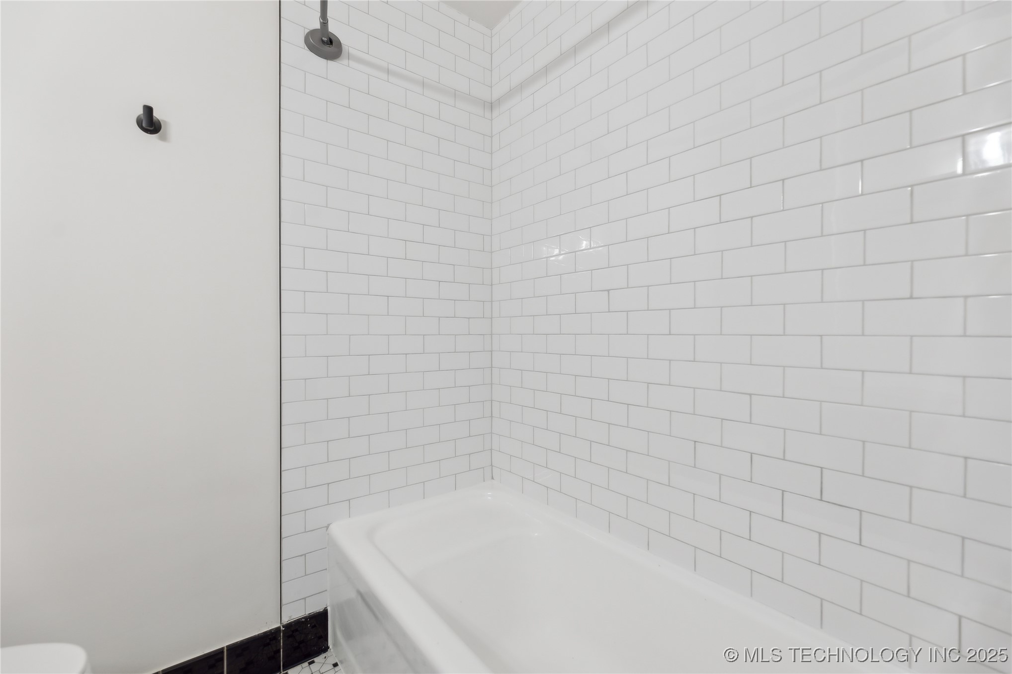 2514 E 18th Street Property Photo 18