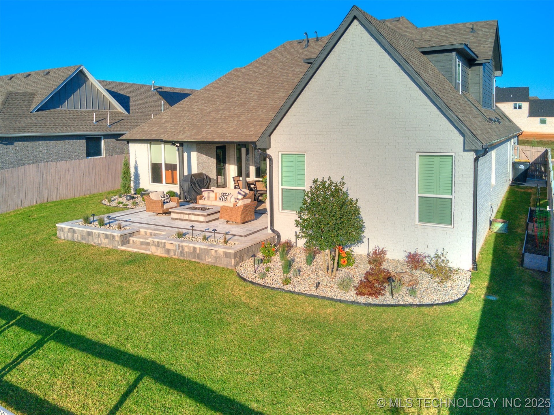 13634 S 20th Place E Property Photo 6