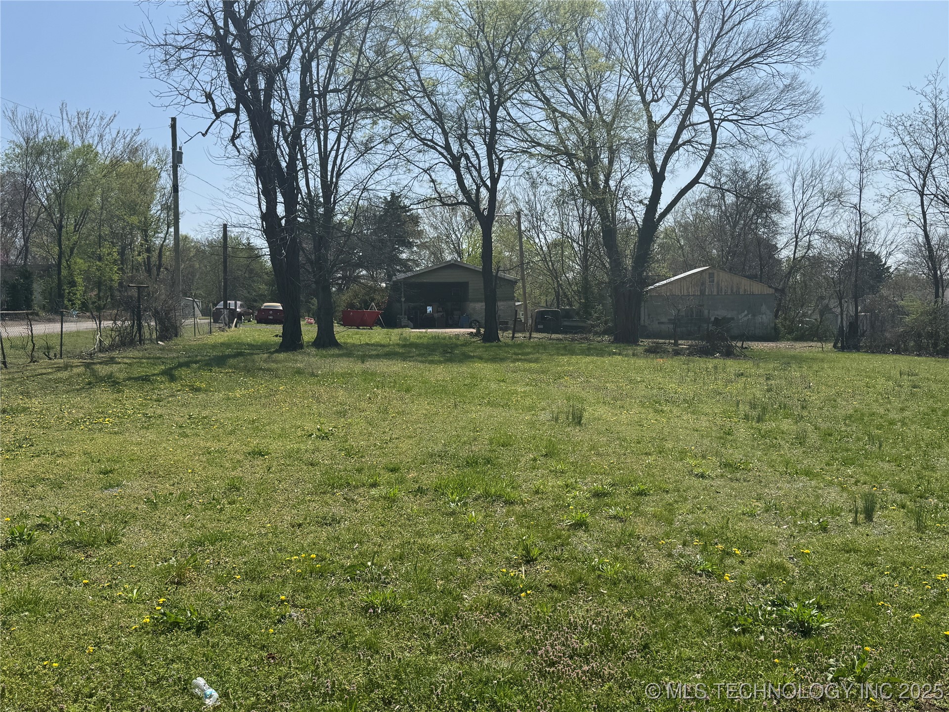 218 E Elm Street Property Photo 1
