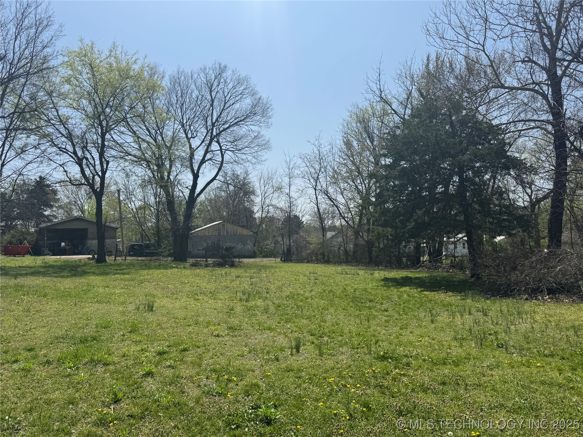 218 E Elm Street Property Photo 2