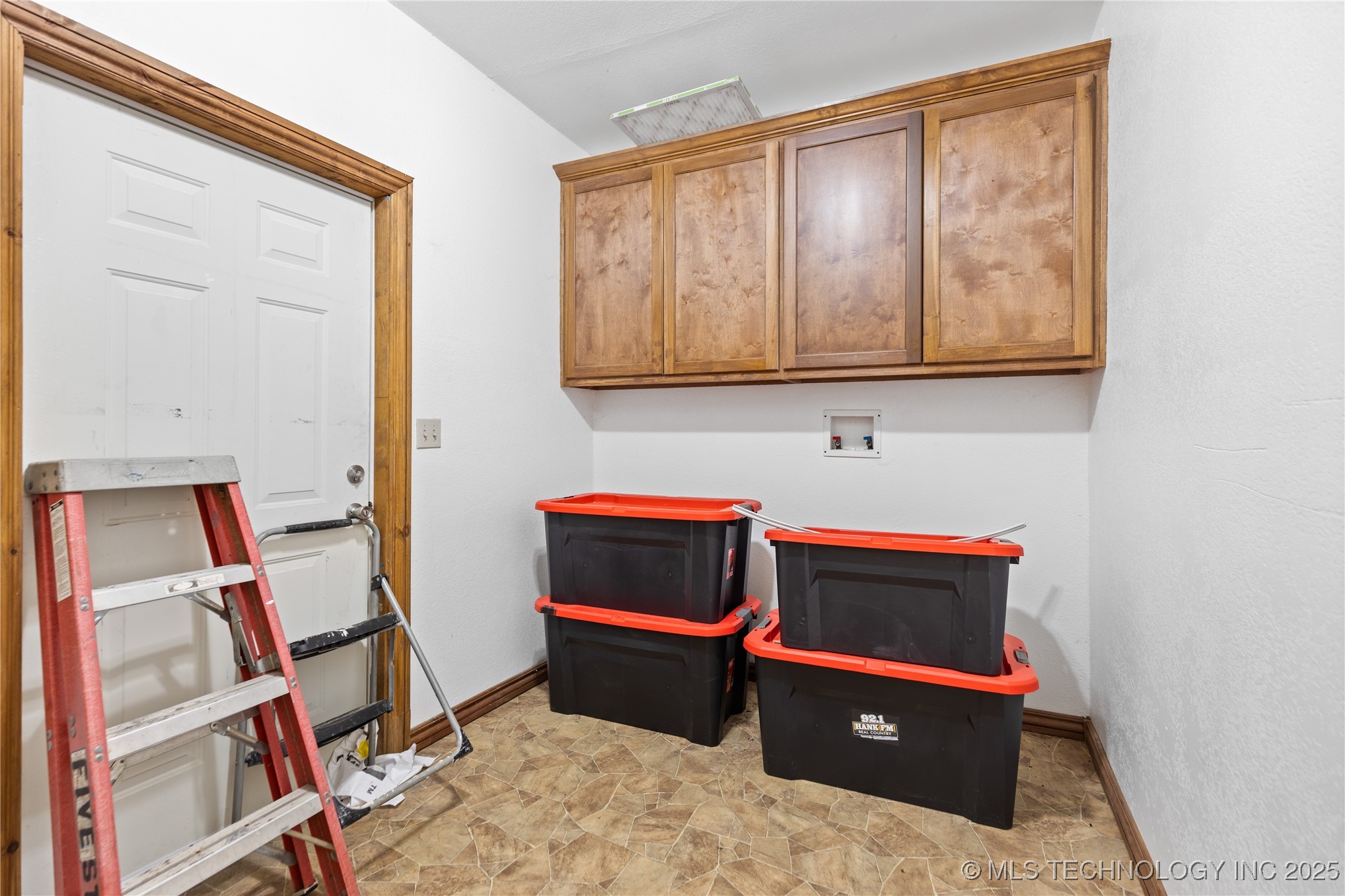 8100 Wainwright Road Property Photo 35