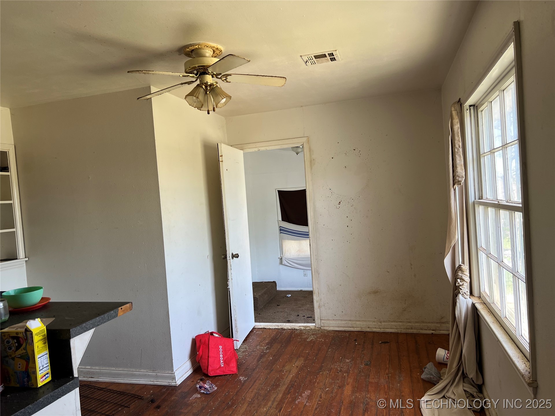 200 S West Street Property Photo 3