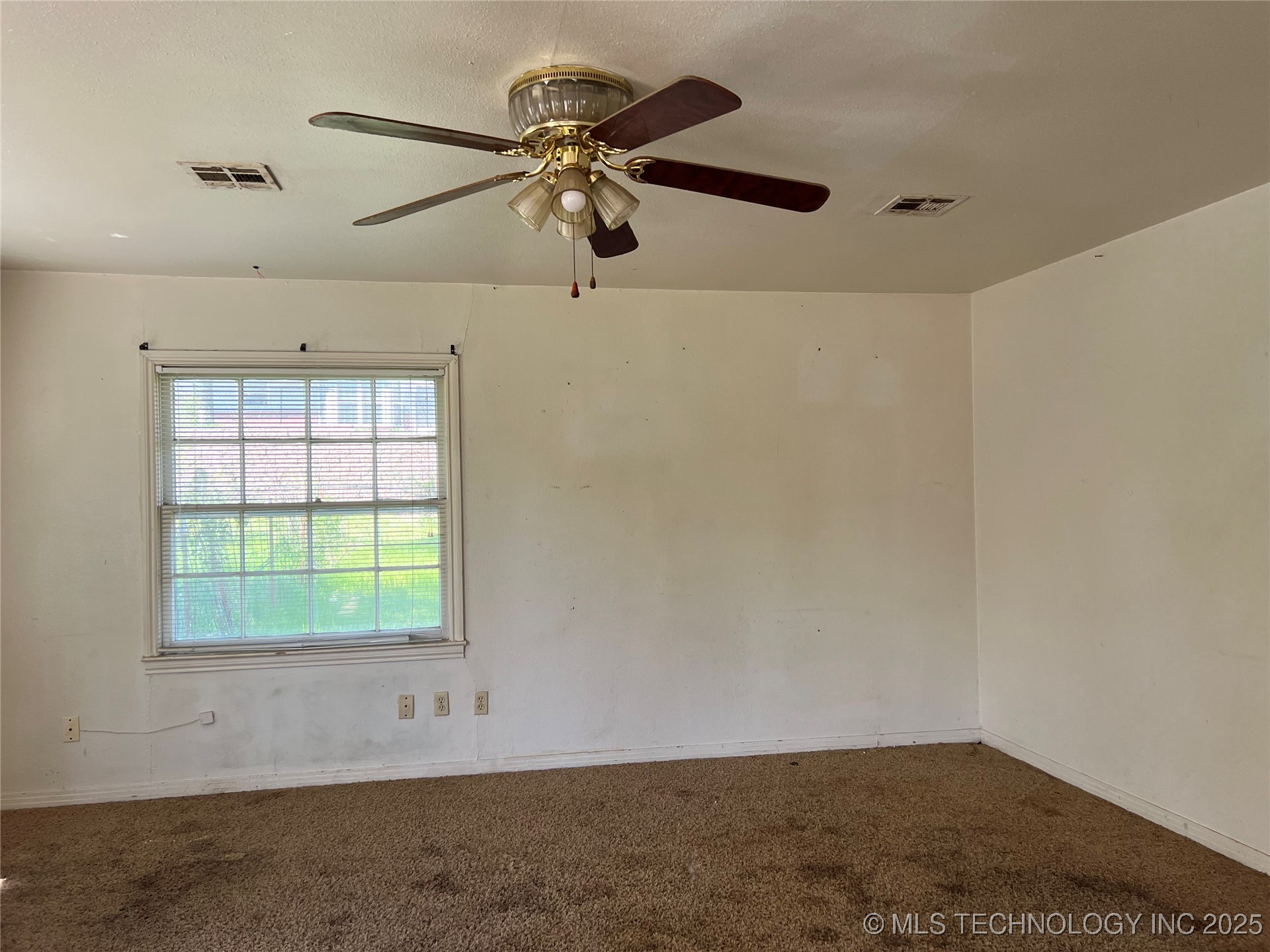 200 S West Street Property Photo 5