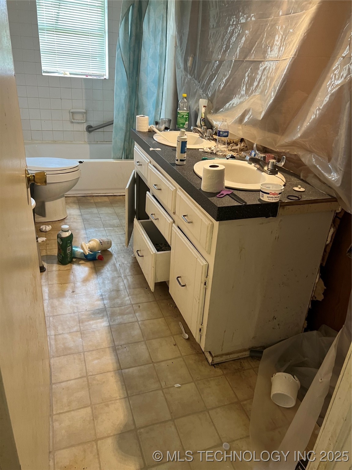 200 S West Street Property Photo 8