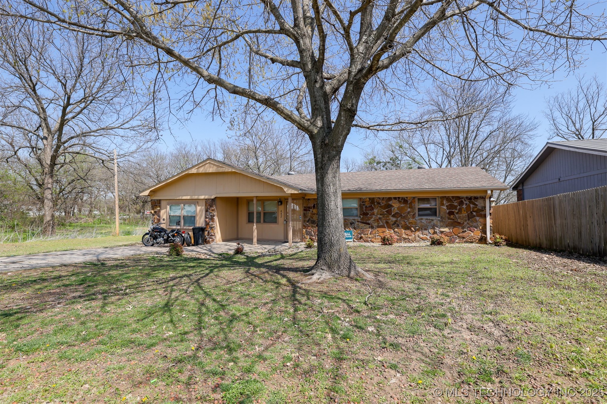402 S Osage Avenue Property Photo 1