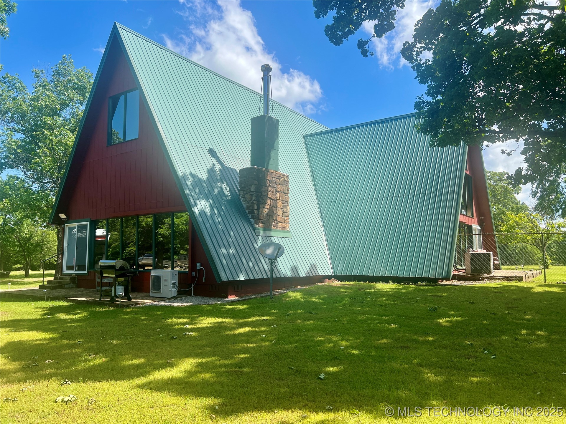 13404 96 Road Property Photo 3