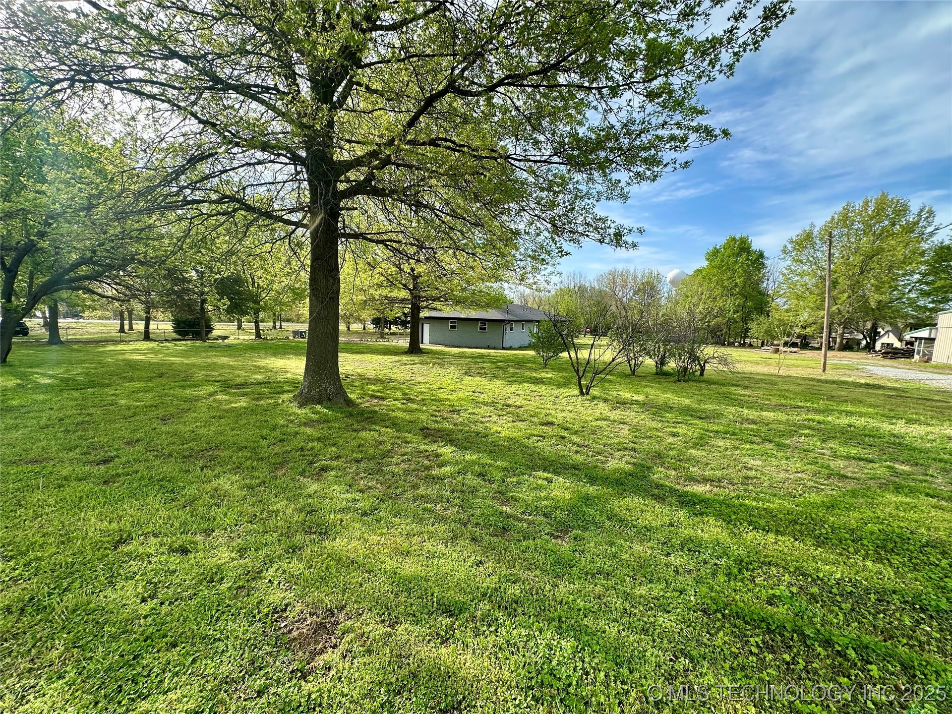 7810 S Union Avenue Property Photo 12