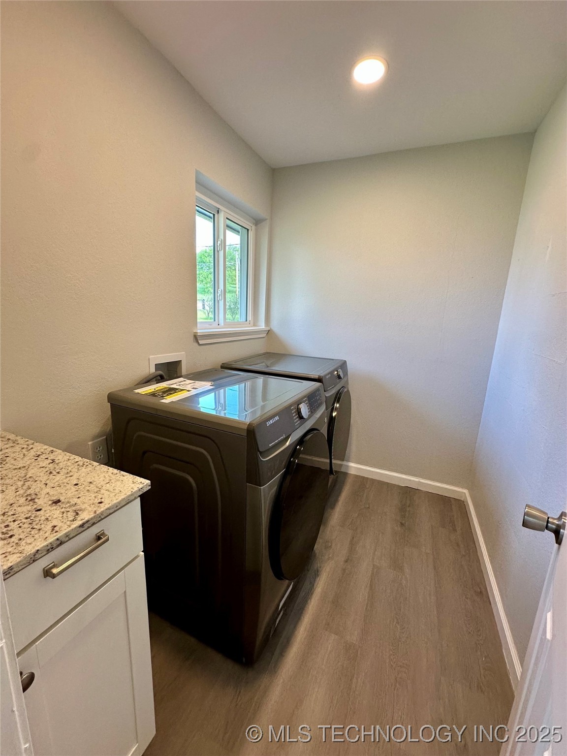 7810 S Union Avenue Property Photo 13