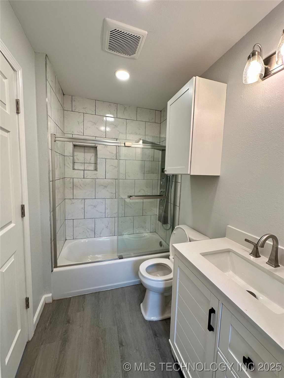 7810 S Union Avenue Property Photo 14