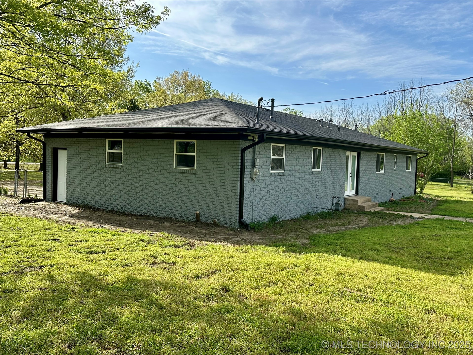 7810 S Union Avenue Property Photo 15
