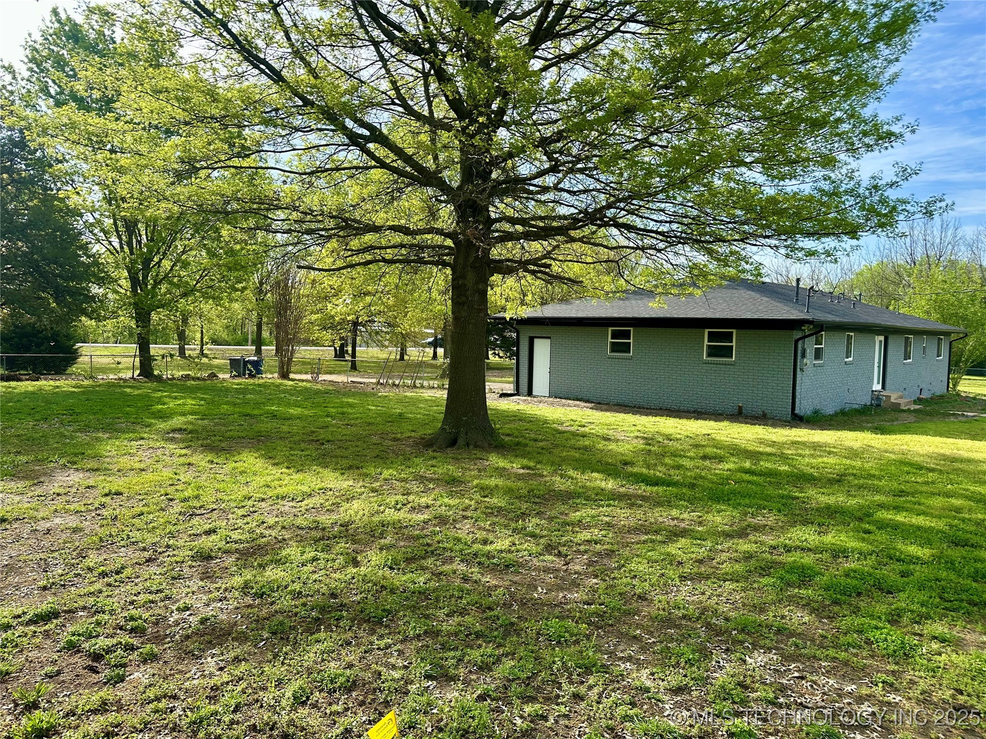 7810 S Union Avenue Property Photo 16