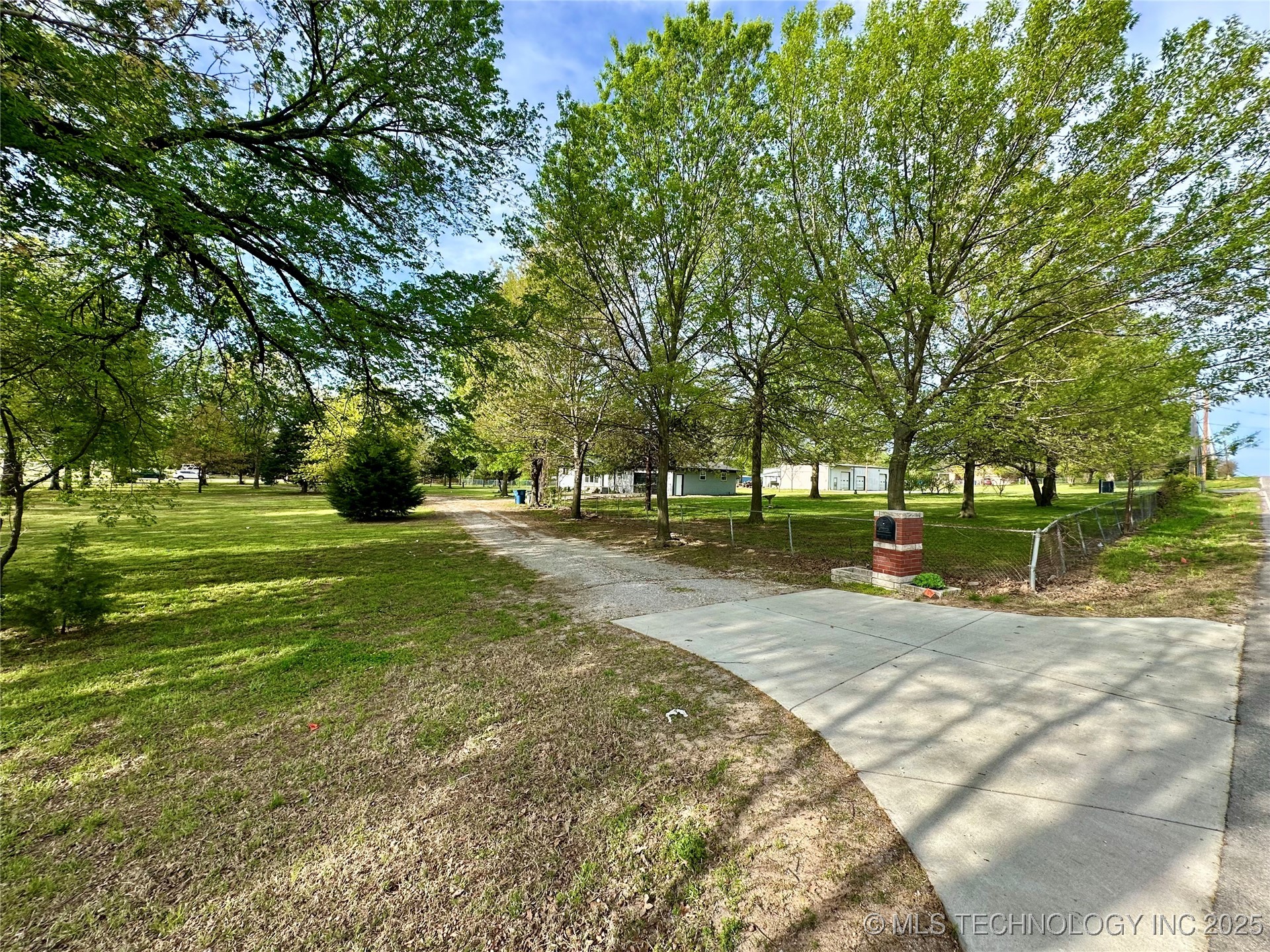 7810 S Union Avenue Property Photo 18