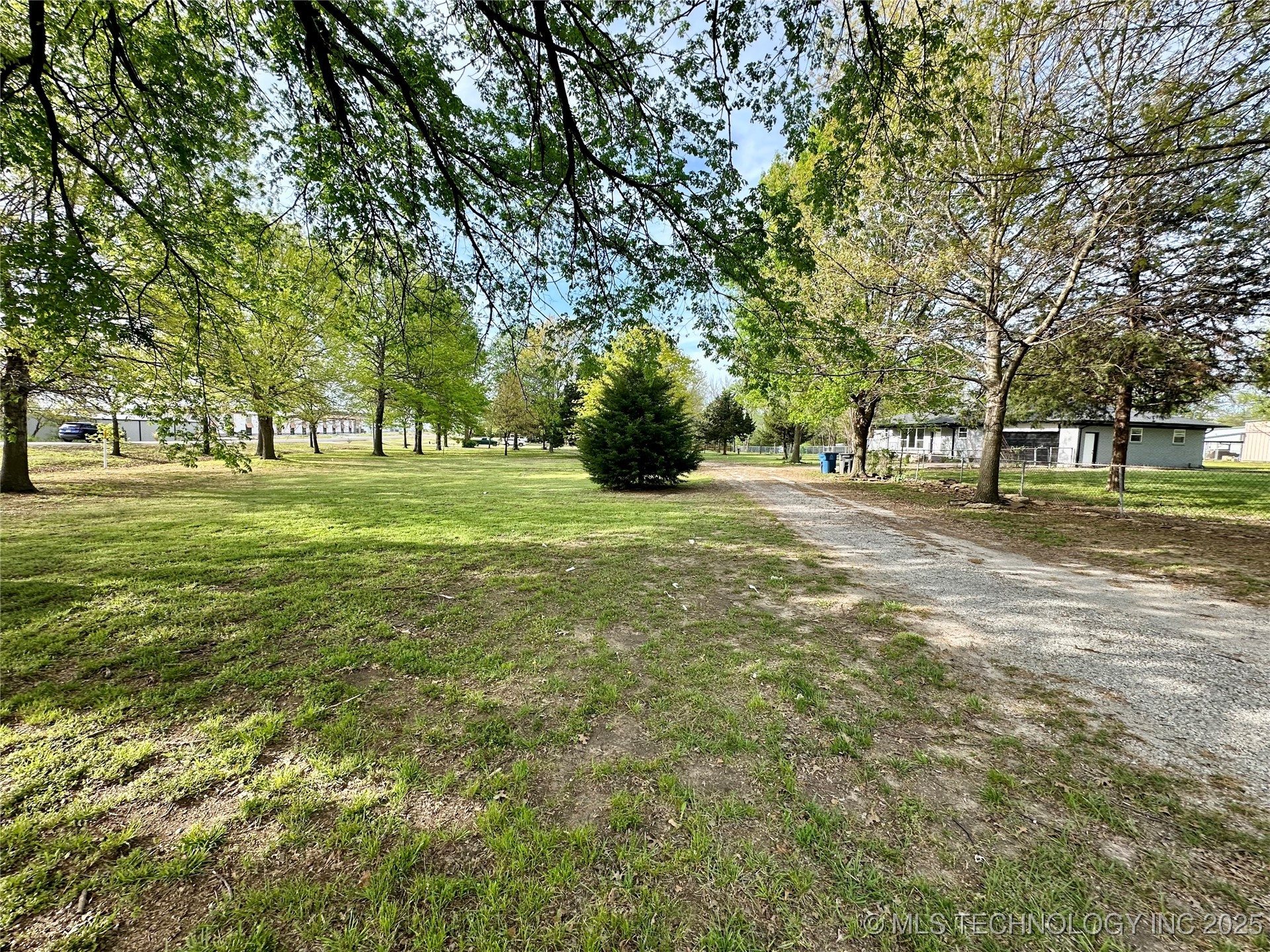 7810 S Union Avenue Property Photo 19
