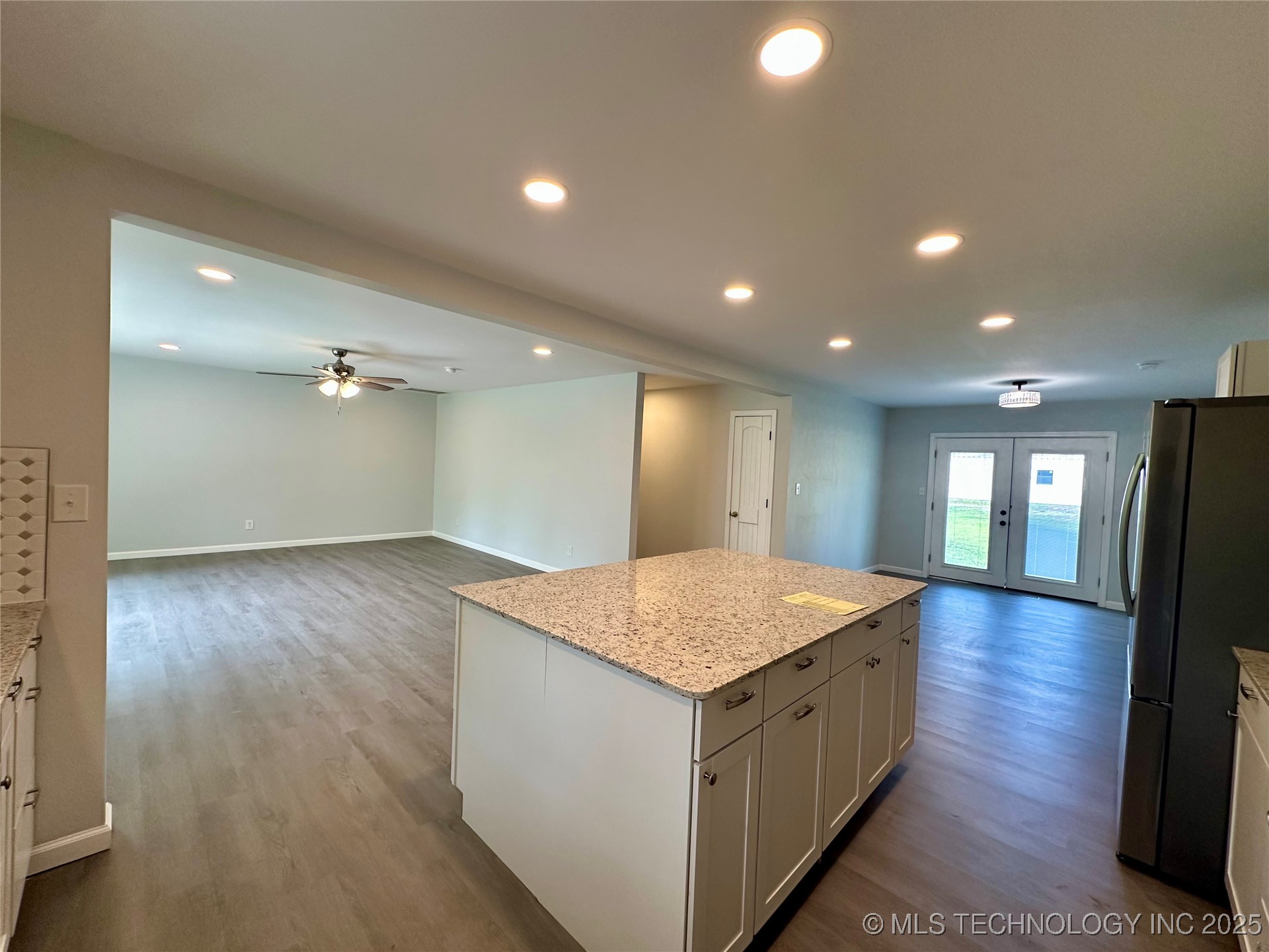 7810 S Union Avenue Property Photo 48