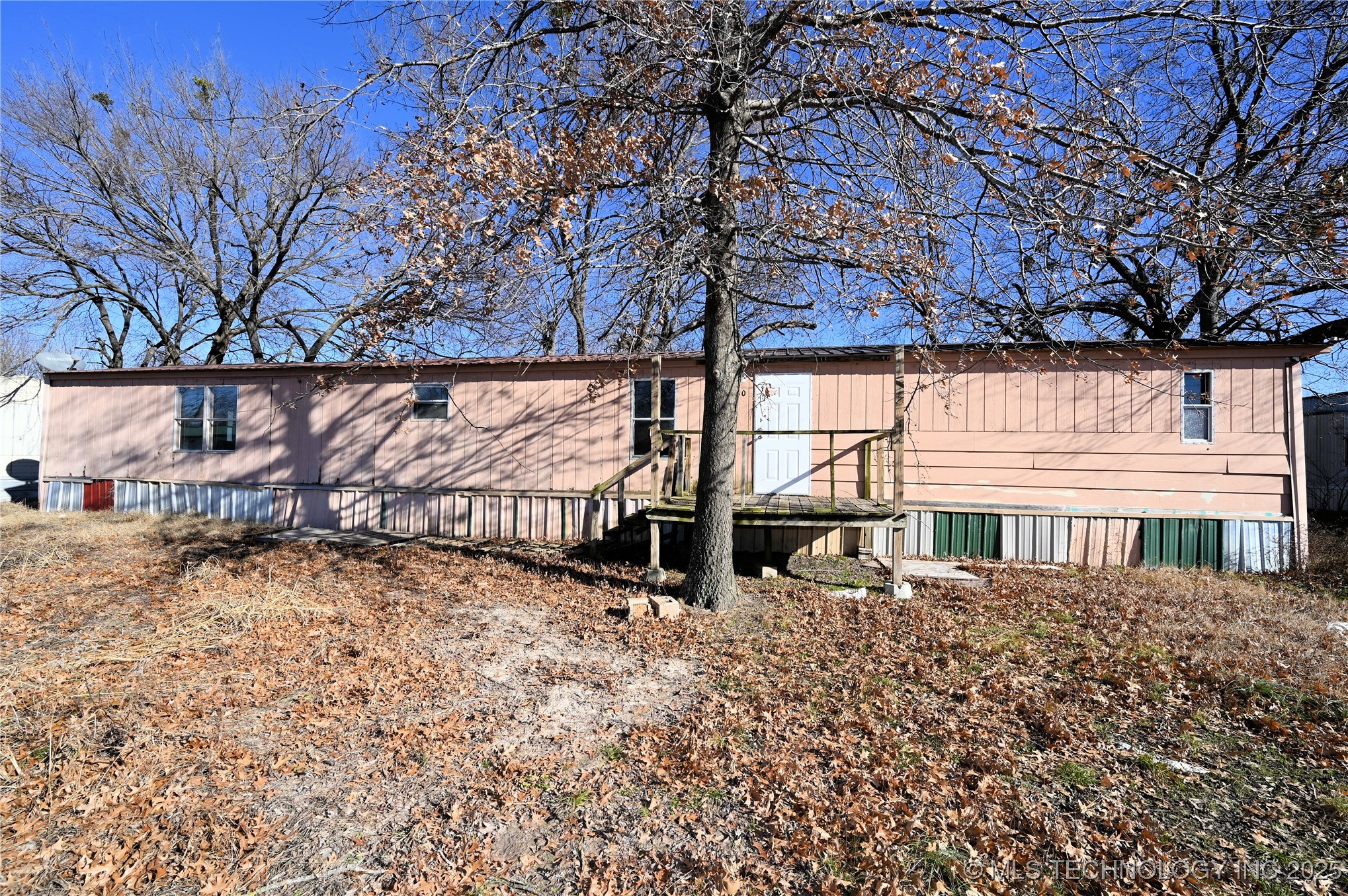 910 W Eufaula Avenue Property Photo 6