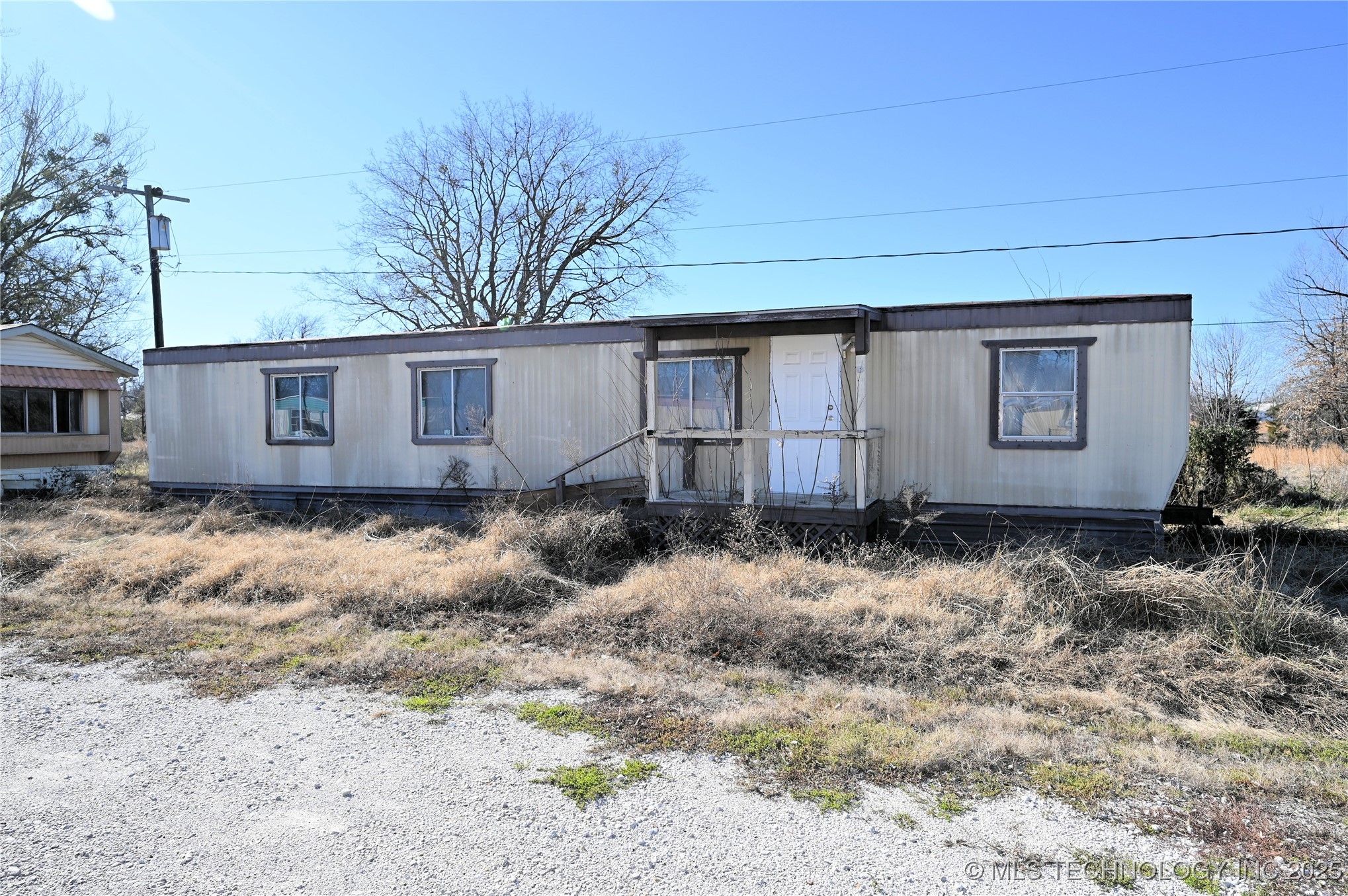 910 W Eufaula Avenue Property Photo 8