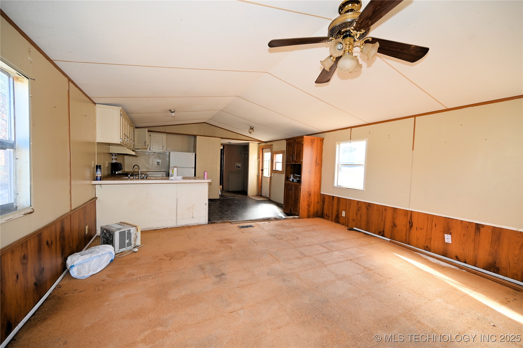 910 W Eufaula Avenue Property Photo 13