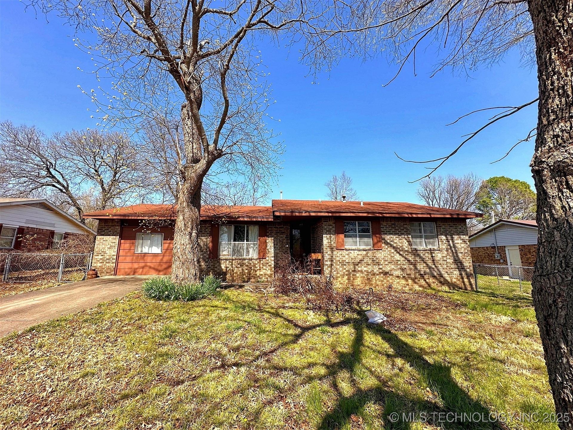 313 Redbud Lane Property Photo 1
