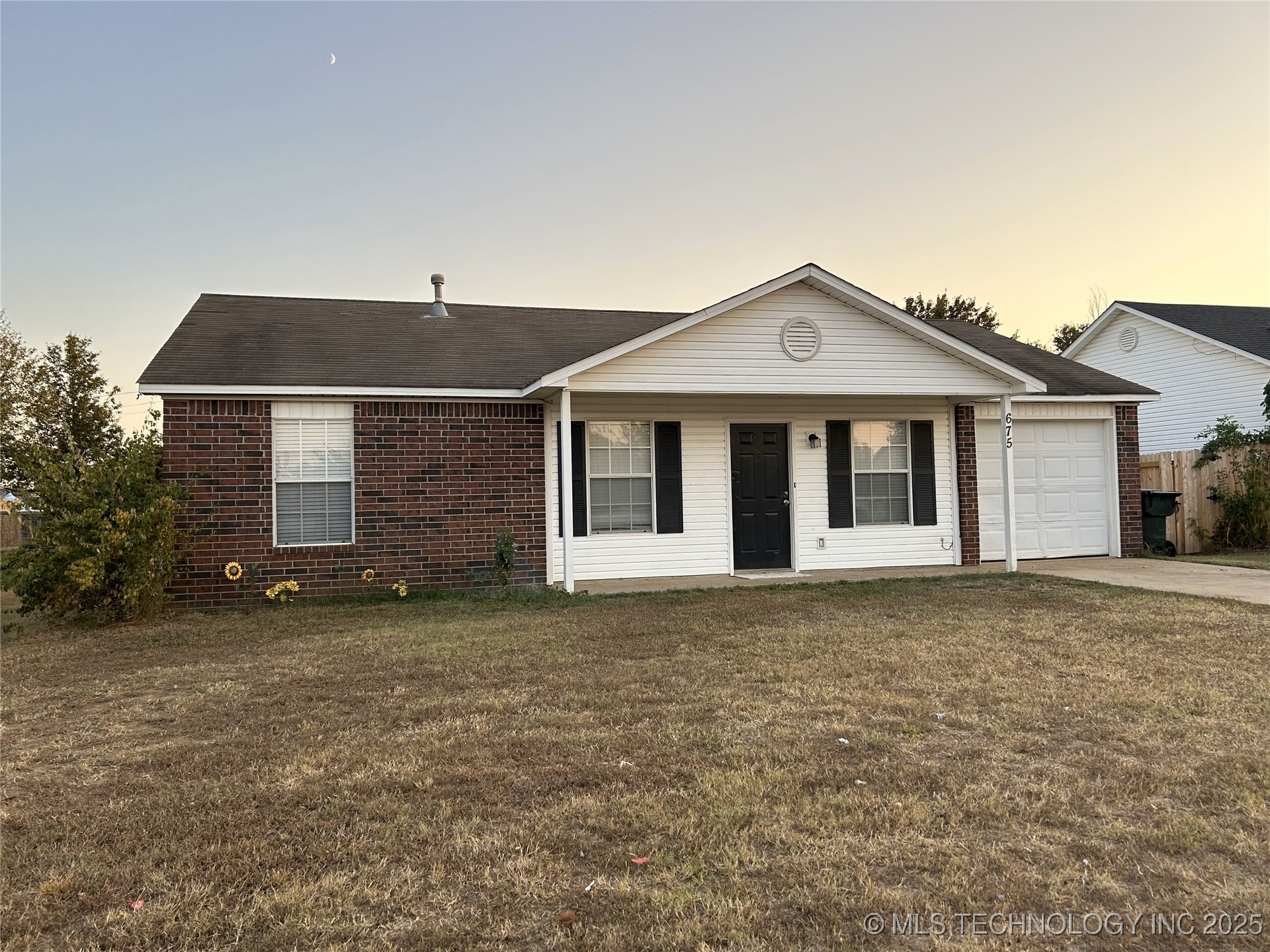 675 Oxford Lane Property Photo 1