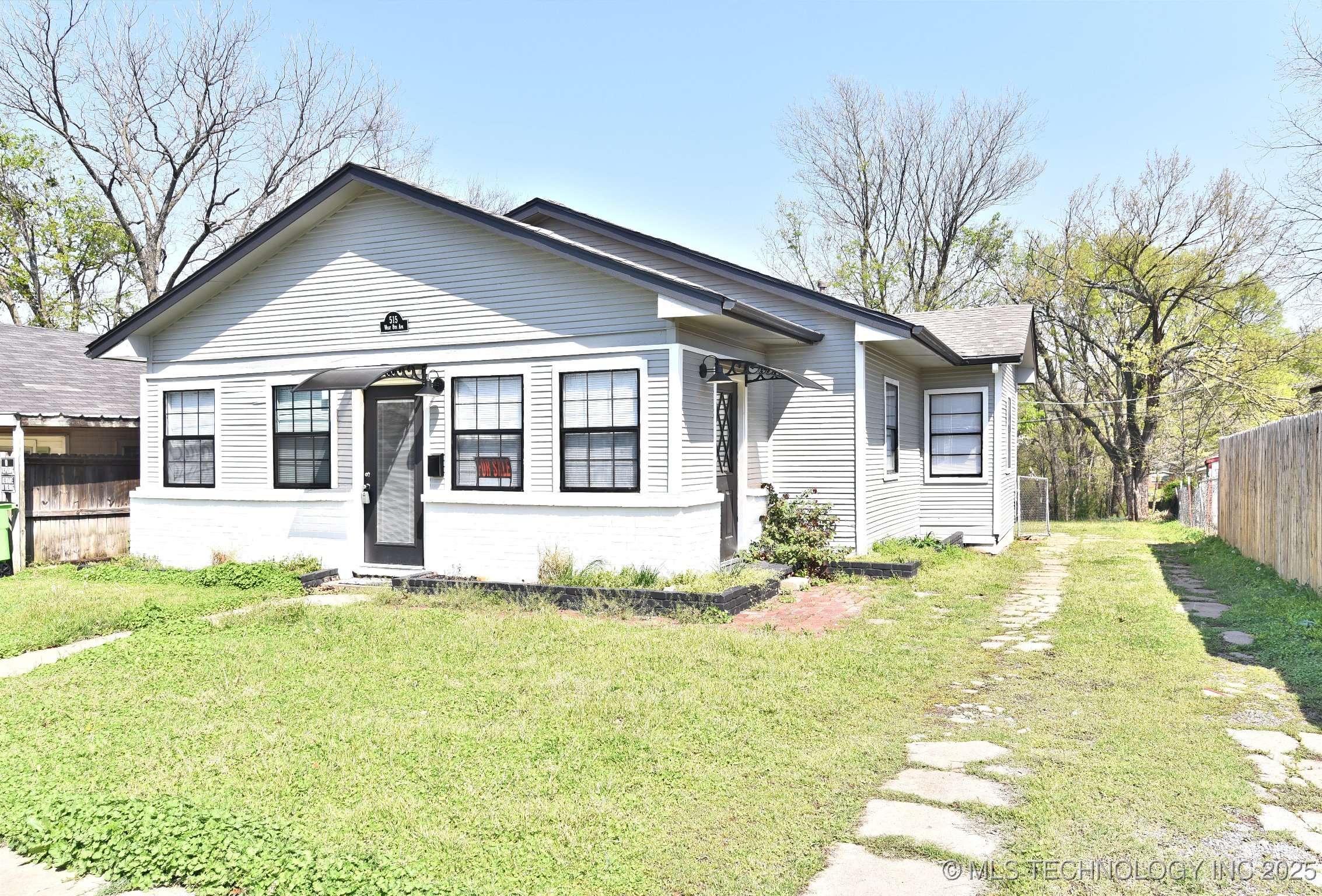 515 W 8th Avenue Property Photo