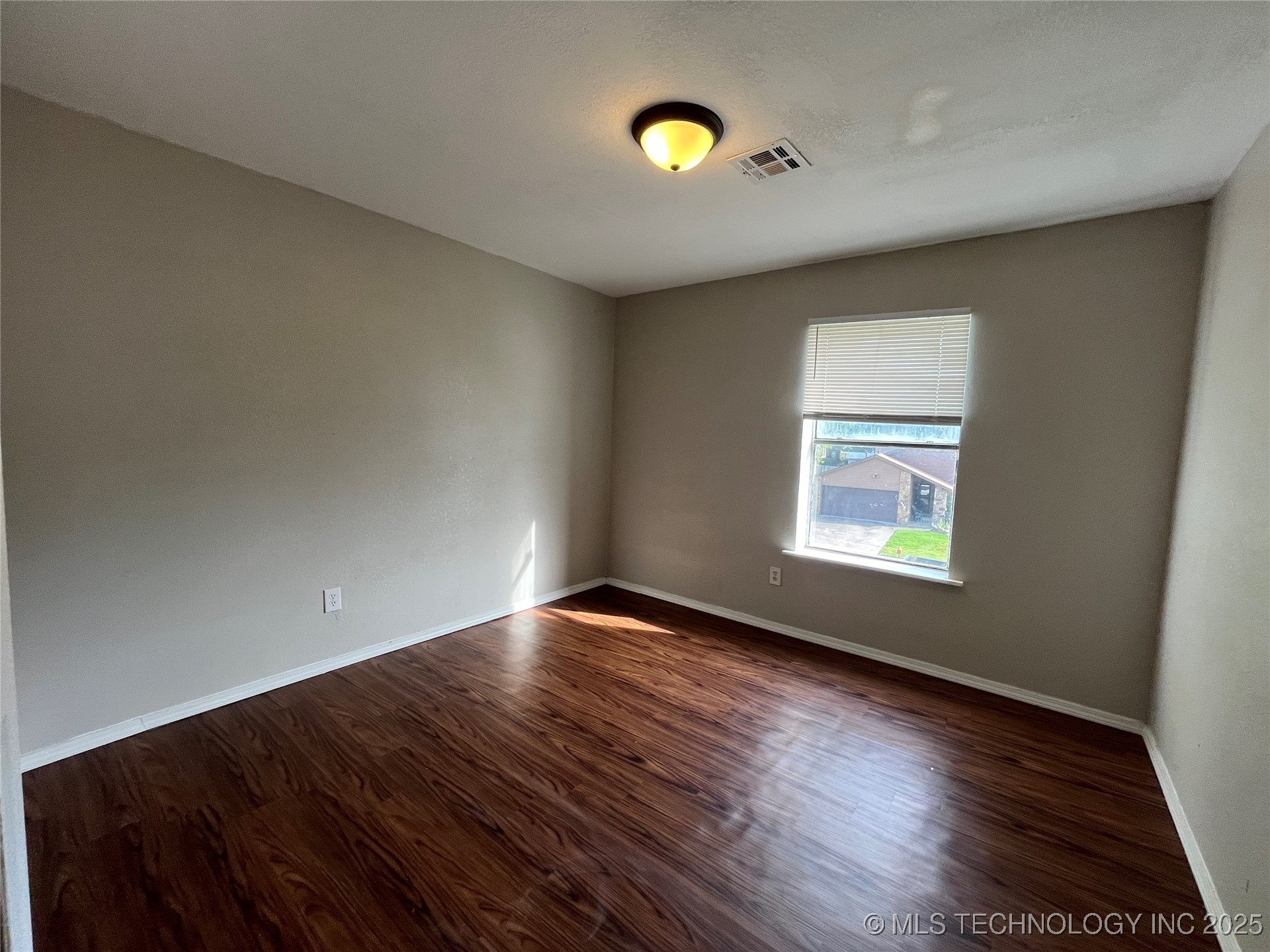 14101 E 33rd Street Property Photo 11