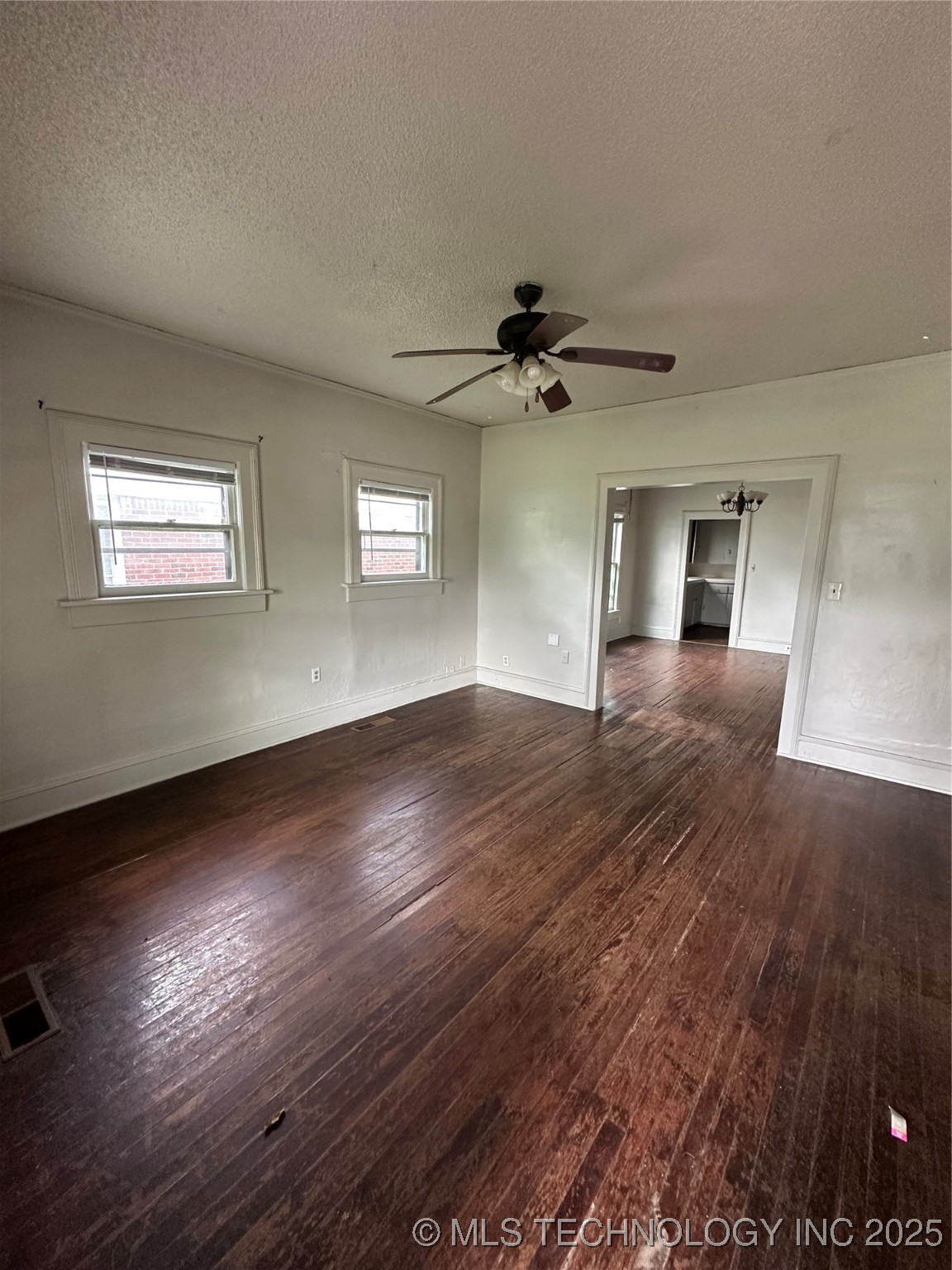 139 N College Avenue Property Photo 2