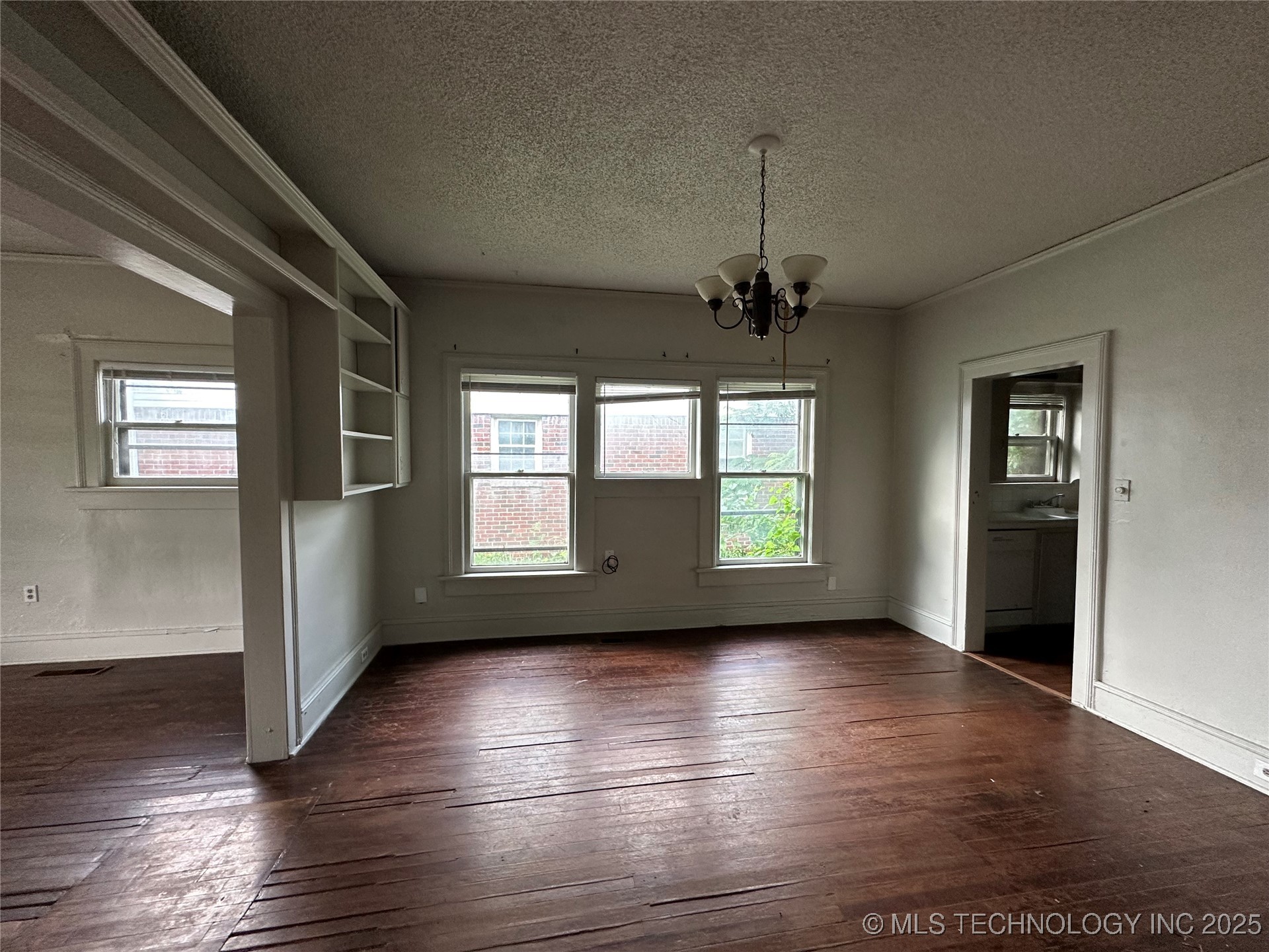 139 N College Avenue Property Photo 5