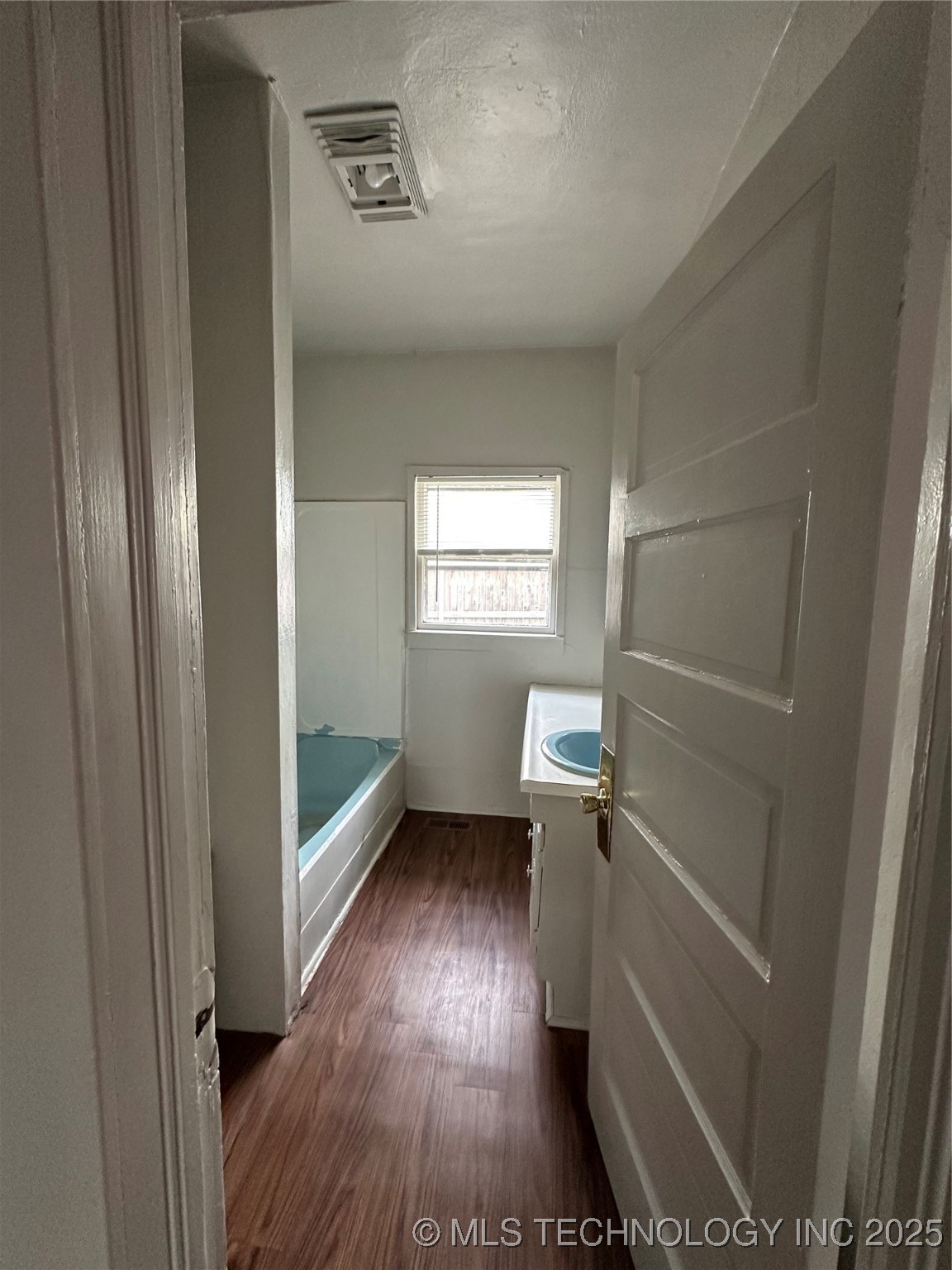 139 N College Avenue Property Photo 6