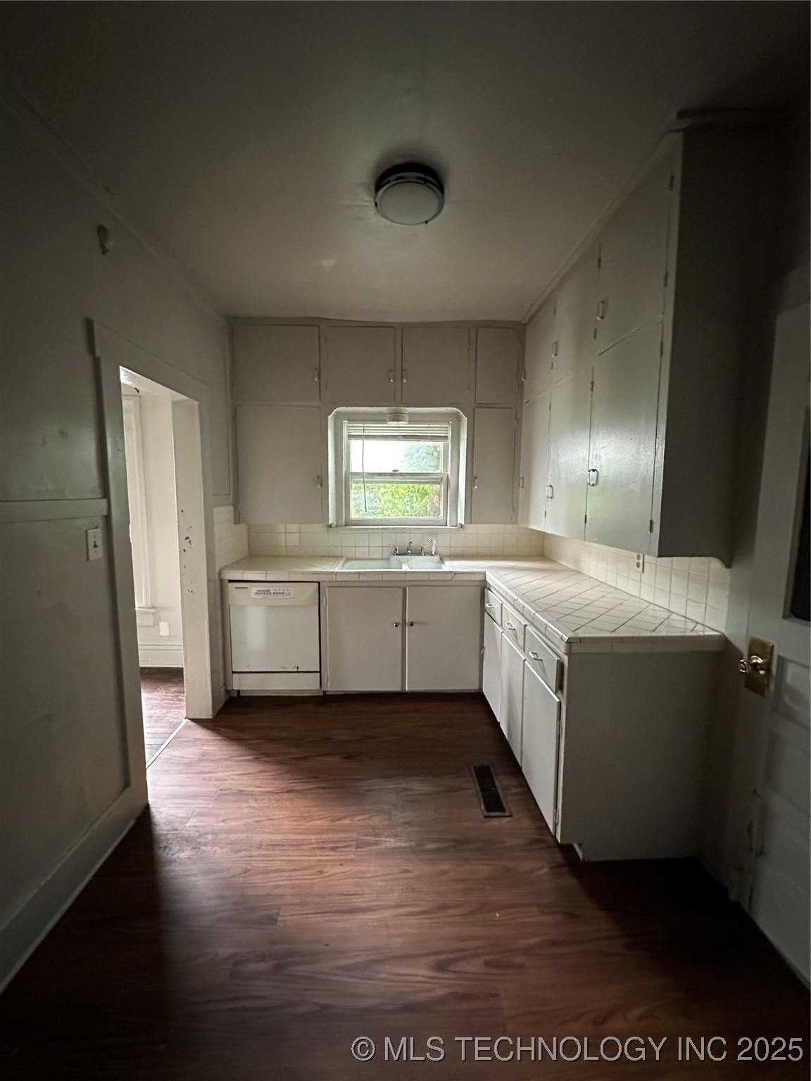 139 N College Avenue Property Photo 9