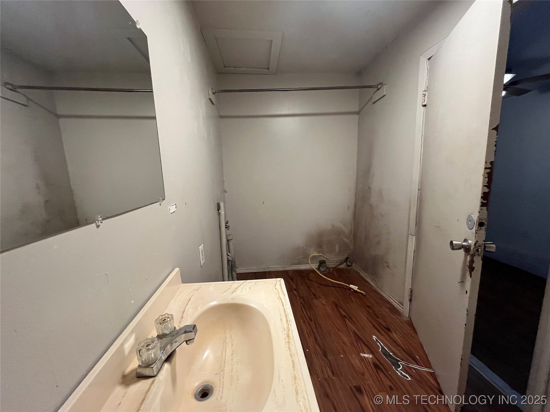 628 S 105th East Place Property Photo 11