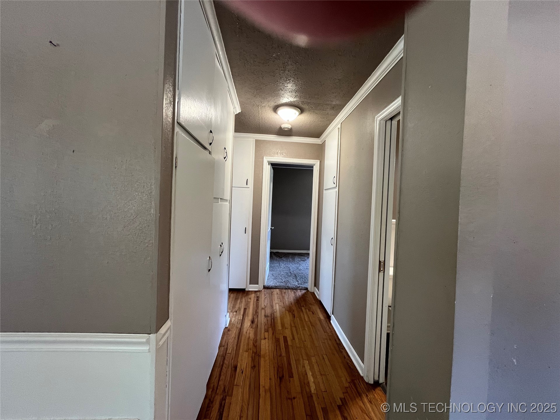 304 E 45th Court Property Photo 8