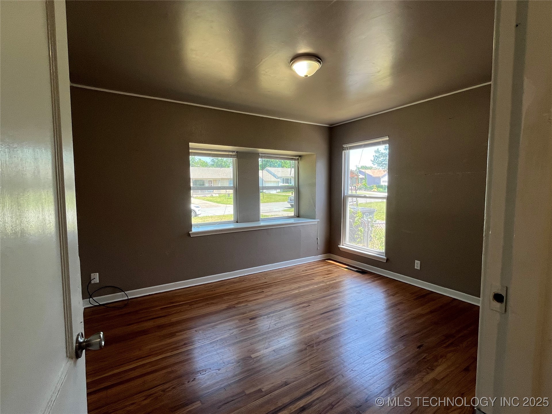 304 E 45th Court Property Photo 10