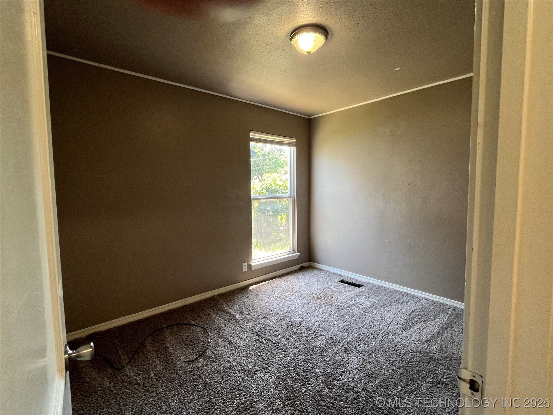 304 E 45th Court Property Photo 11