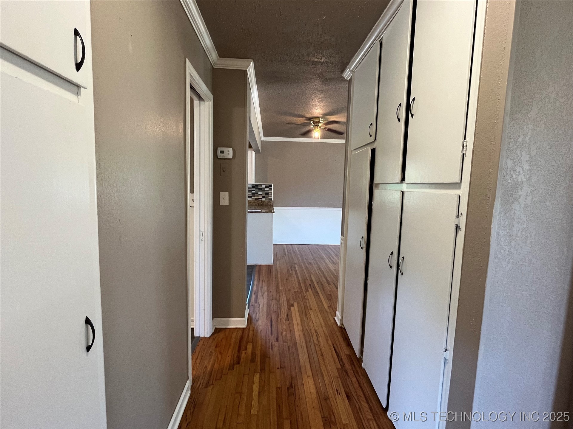 304 E 45th Court Property Photo 12