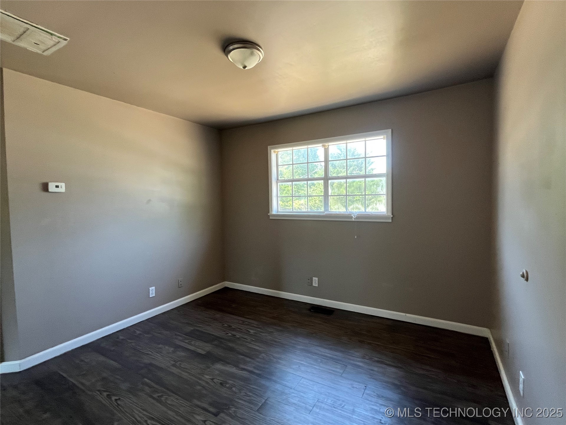 304 E 45th Court Property Photo 16