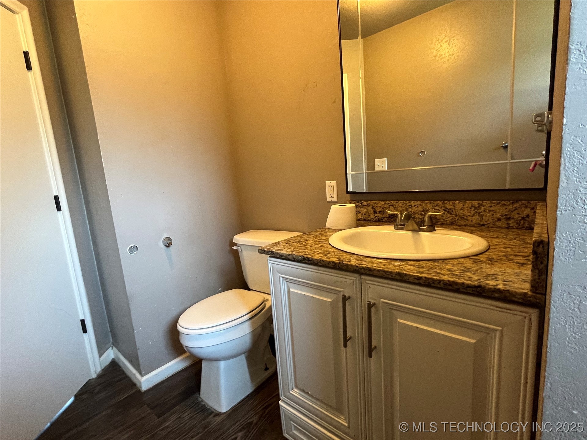 304 E 45th Court Property Photo 20