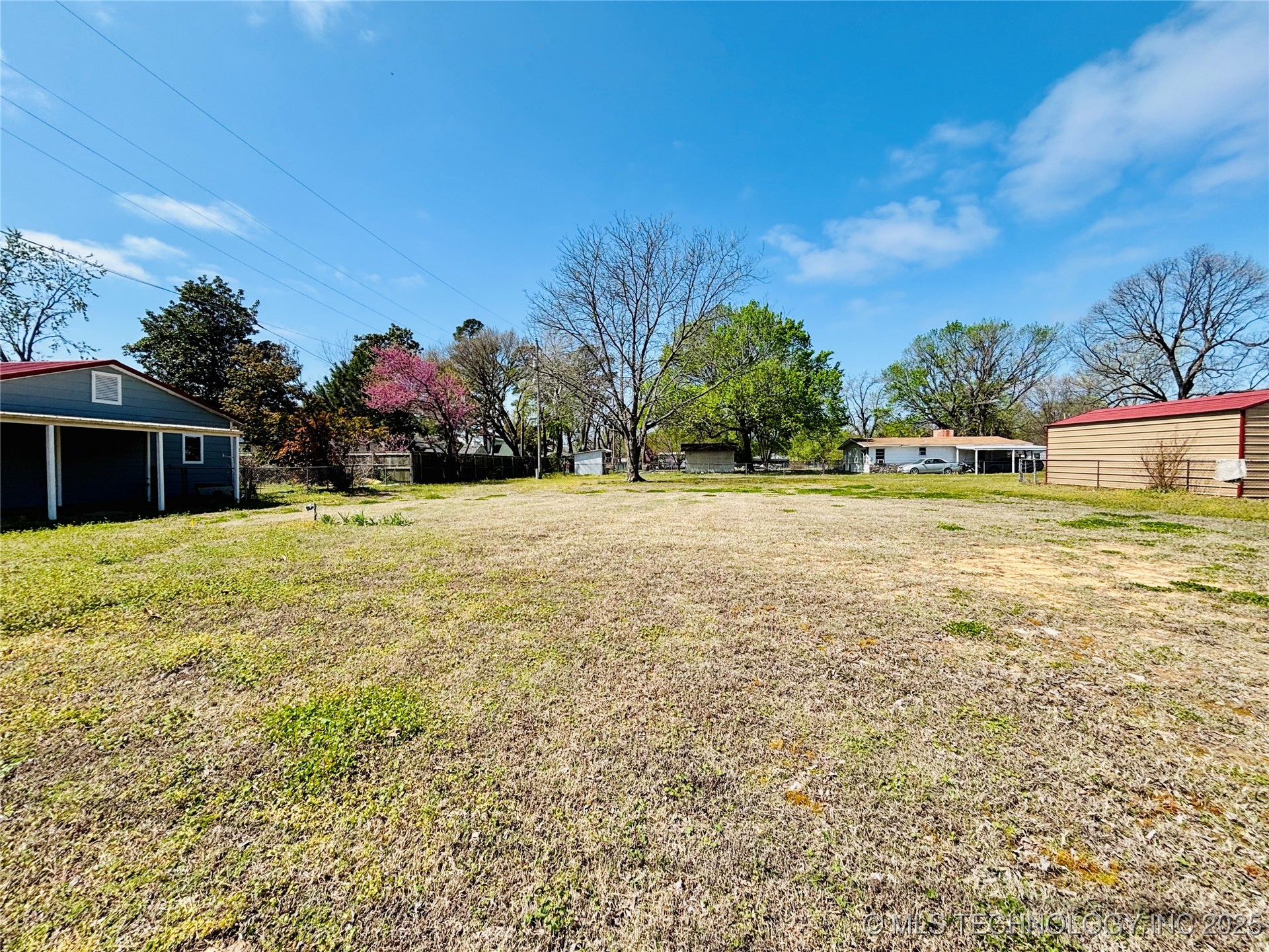 609 N G Street Property Photo 1