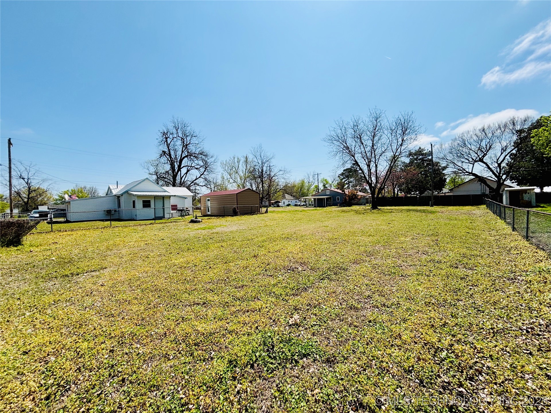 609 N G Street Property Photo 5