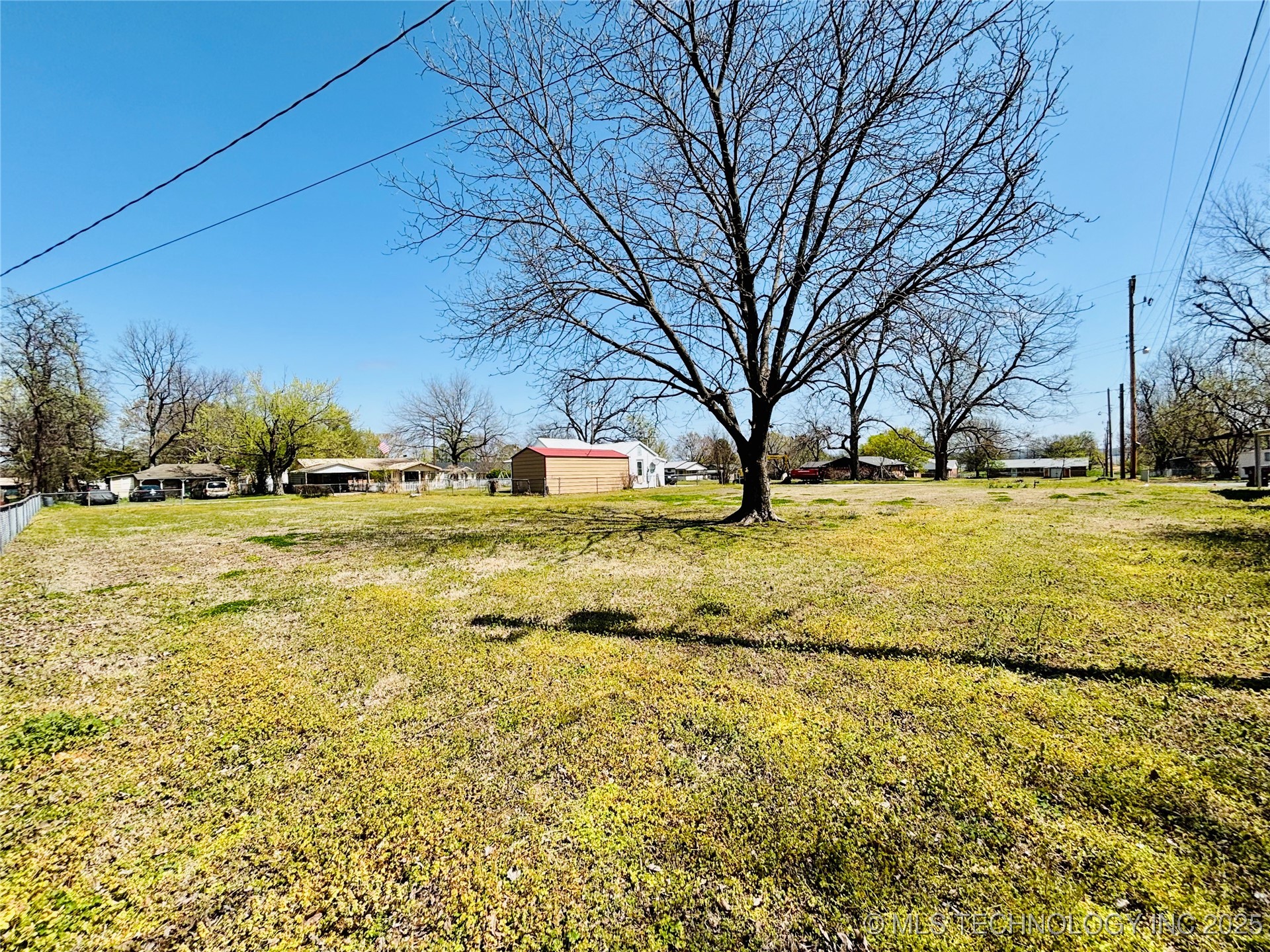 609 N G Street Property Photo 7
