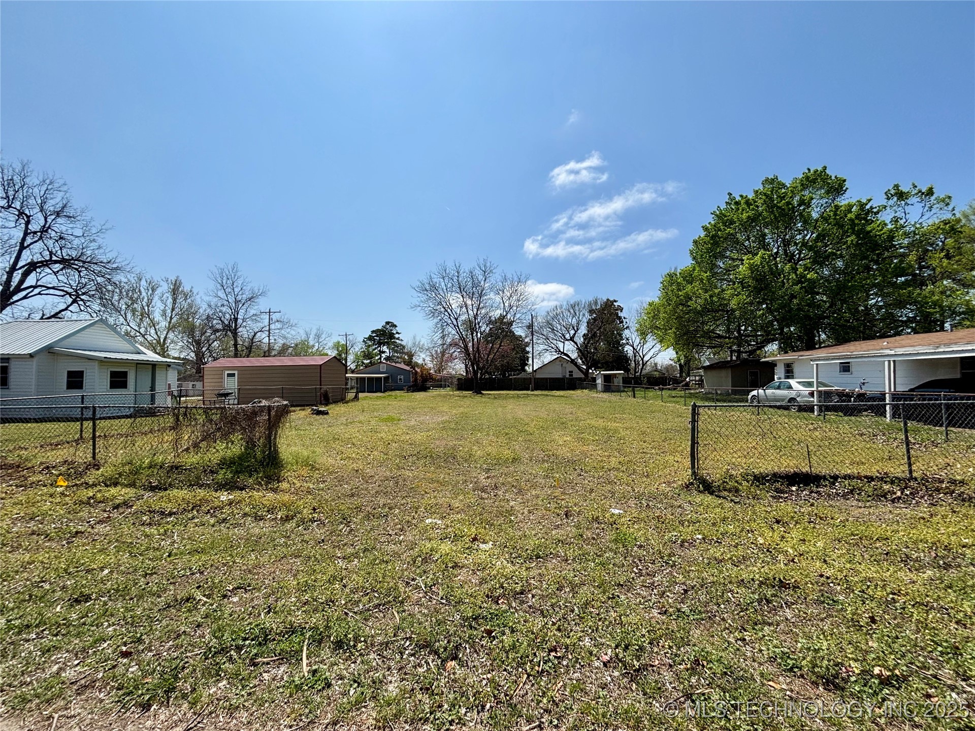 609 N G Street Property Photo 9