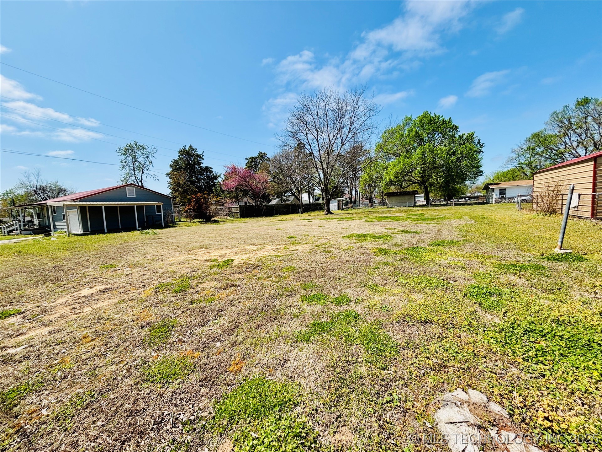 609 N G Street Property Photo 10