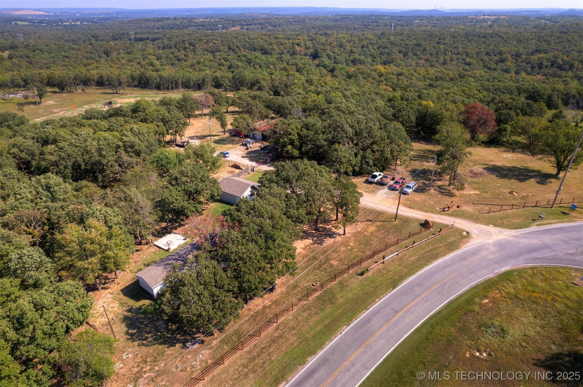20825 W Coyote Trail Property Photo 1