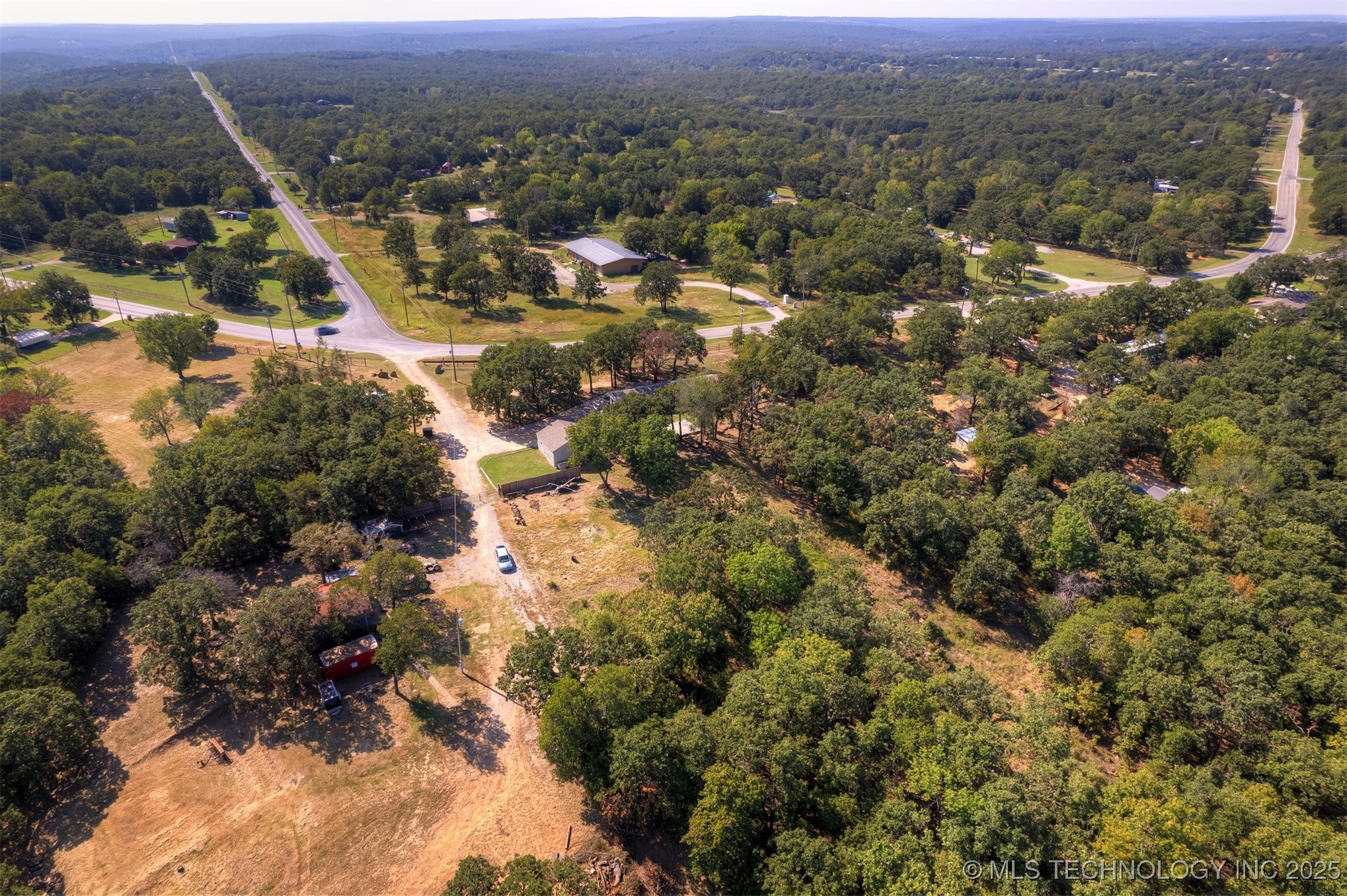 20825 W Coyote Trail Property Photo 3