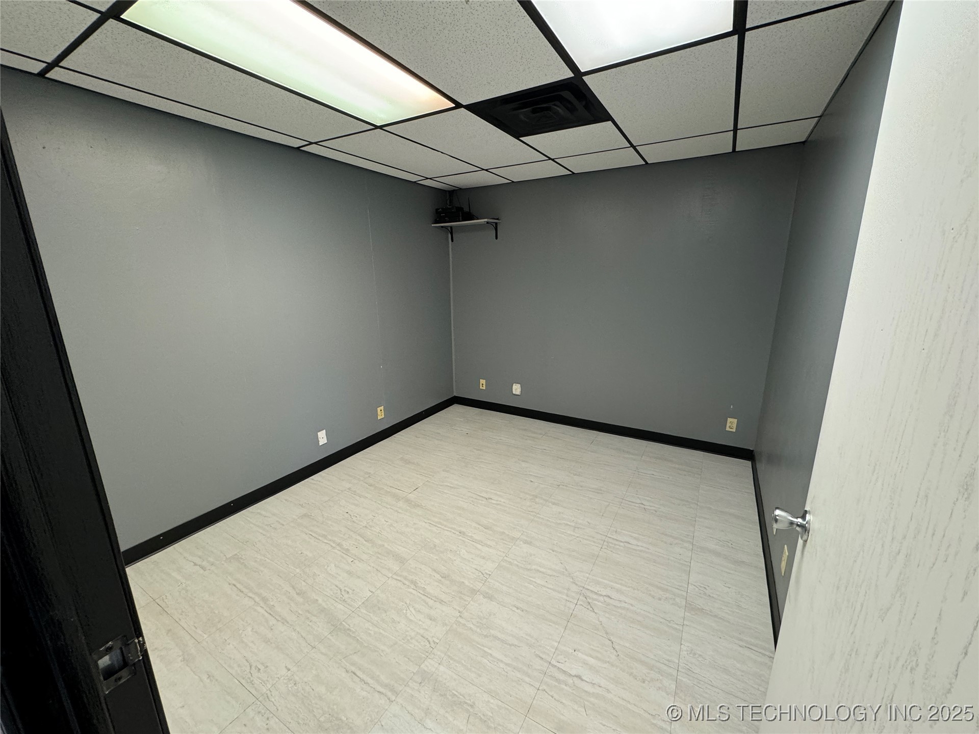 10826 E Newton Place Property Photo 7