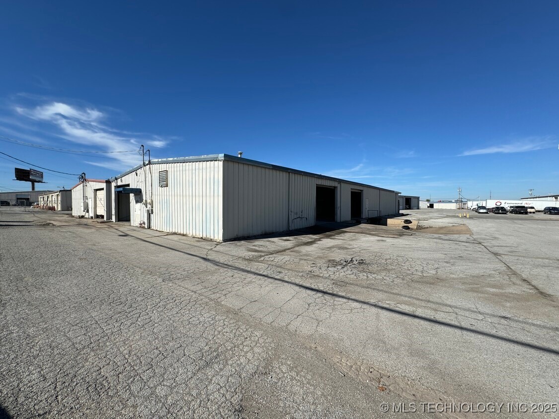 10826 E Newton Place Property Photo 10