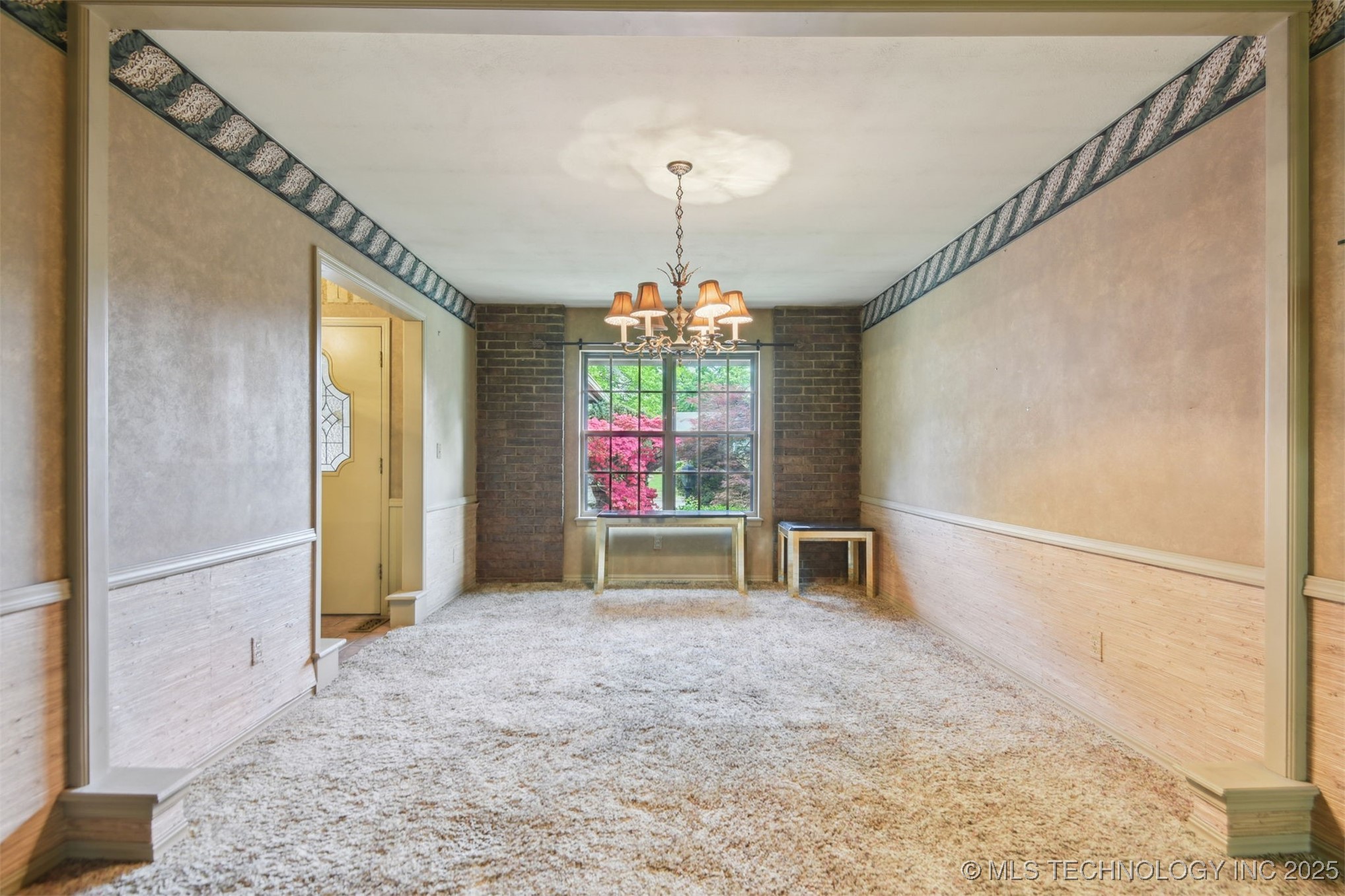 164 E 57th Place Property Photo 10